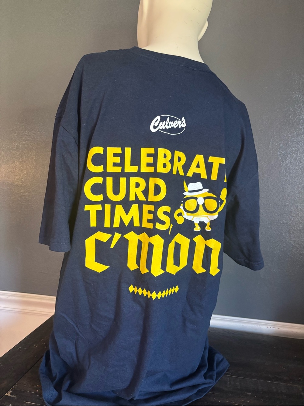 Culvers Gildan Navy Short-Sleeve Tee Exclusive Limited Curdtoberfest October